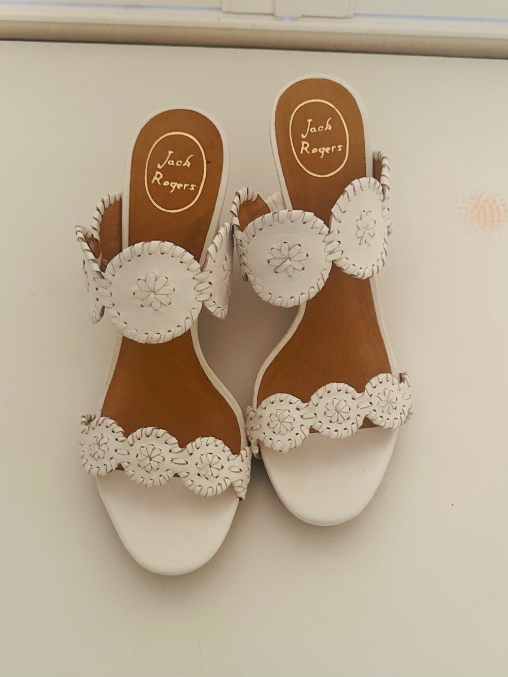 Jack Rogers White Leather Luccia Wedge Sandals Women’s Whipstitch Floral Slide